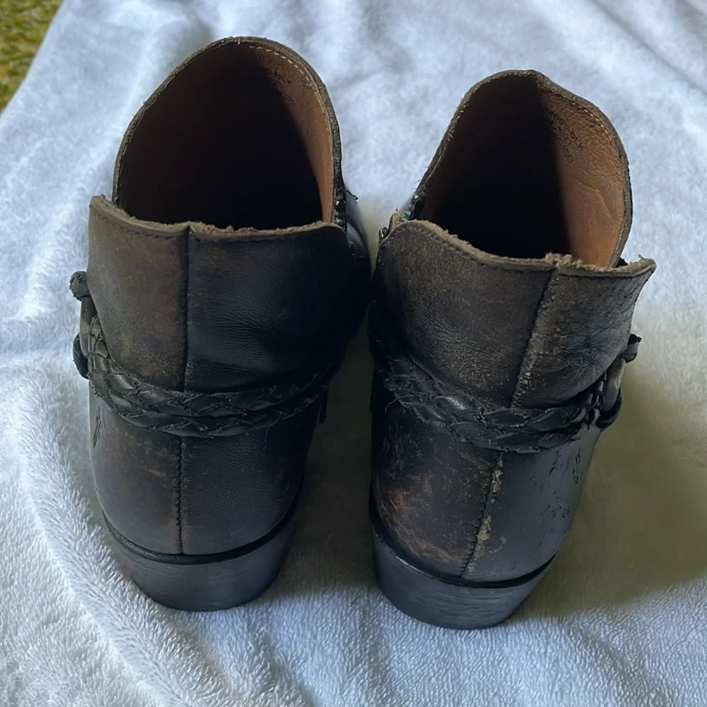 FRYE Carson Braided Bootie EUC Size 8 1/2M Black Distressed Leather